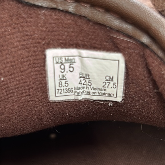 Vans UltraCush gray sneakers with brown leather trim.  Men’s Size 9.5. - Picture 13 of 14